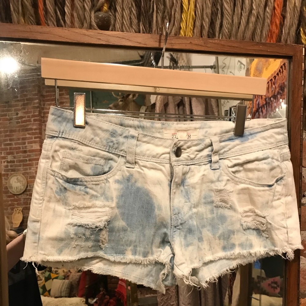 ✨Once Loved Faded Short Shorts!✨